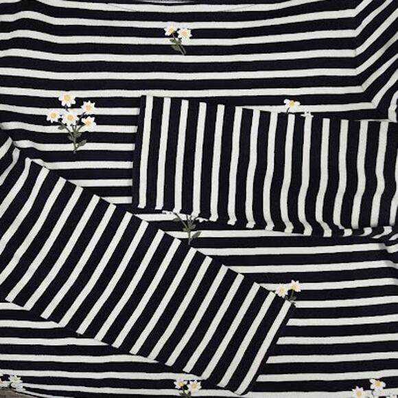 Talbots Navy White Striped Daisy Embroidered Top Women’s M 100% Cotton - Picture 6 of 9